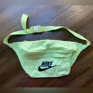 Nike Over-Sized Bum Bag/ Crossbody